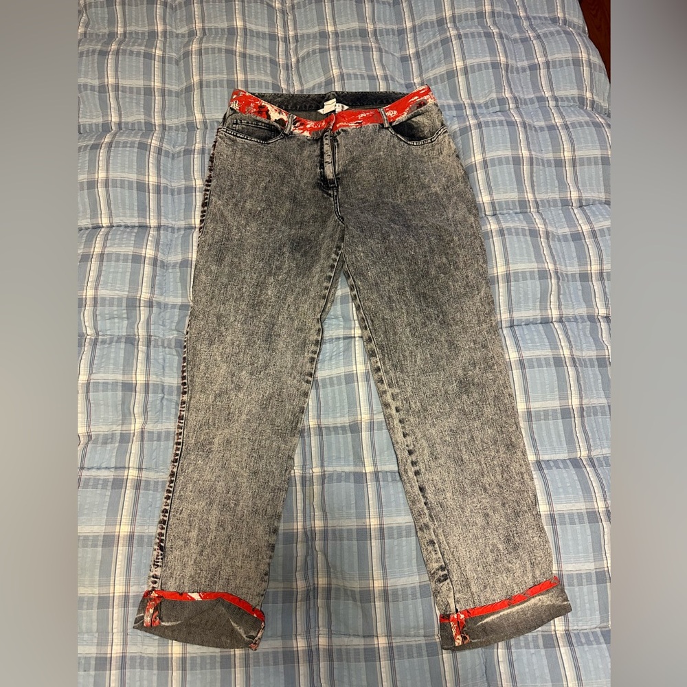 SPANNER Gray Ankle Jeans with Red Trim